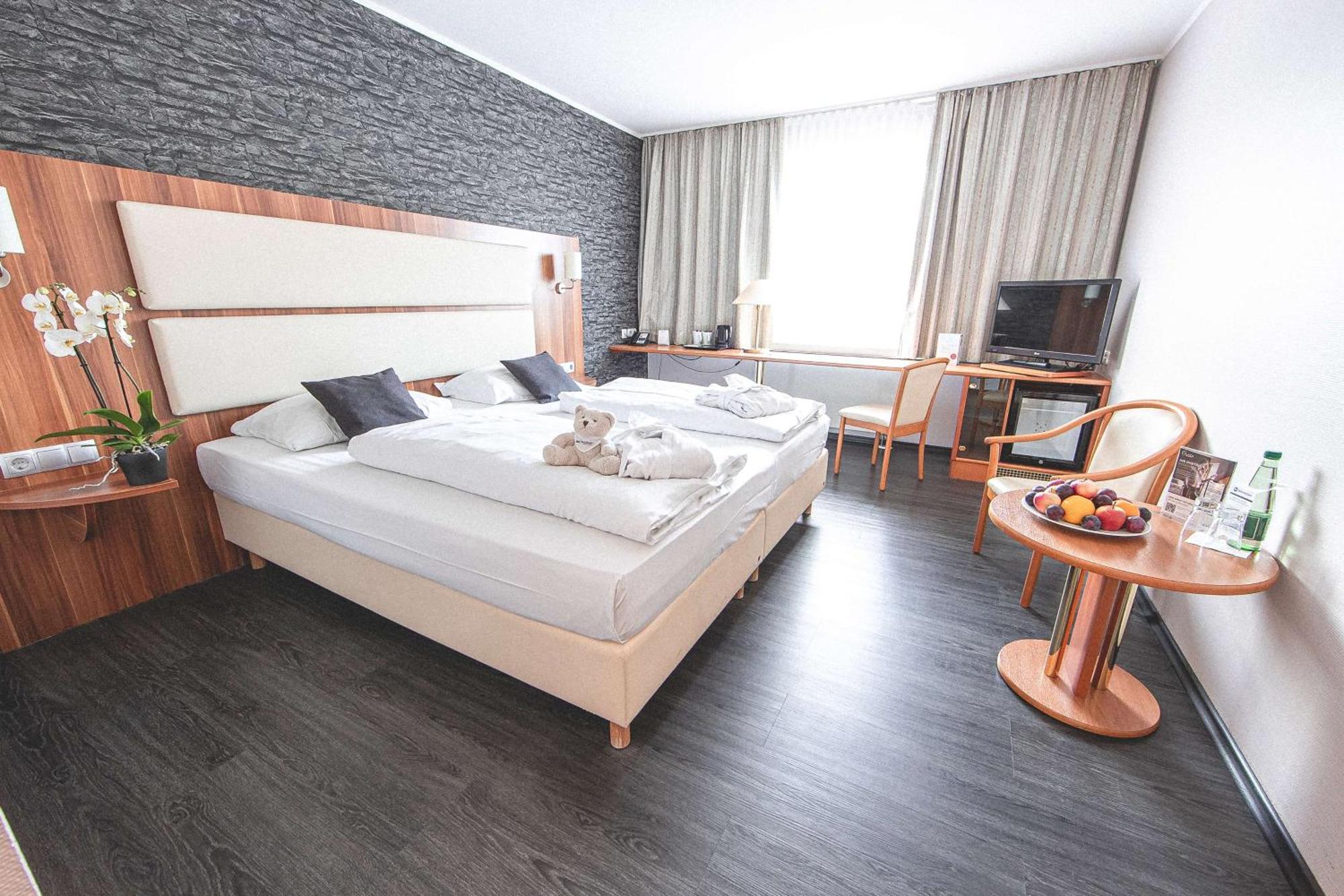 Best Western Plaza Hotel Zwickau Exterior photo